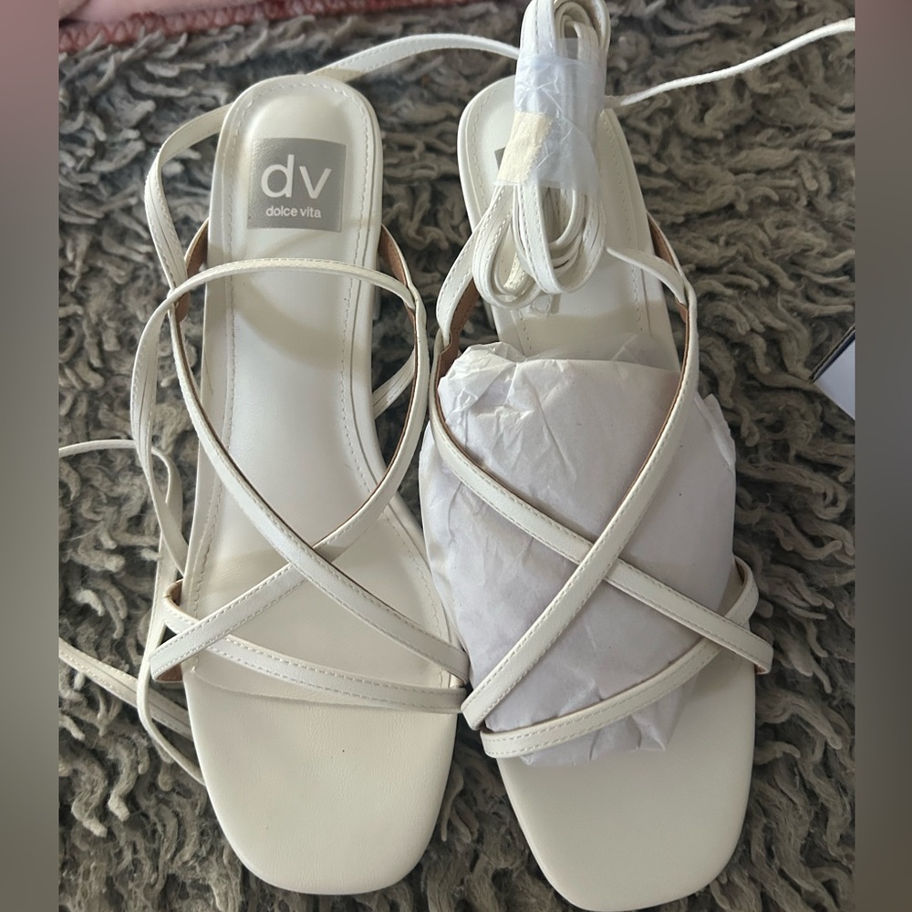 dolce vita sandals with heel brand new size 9